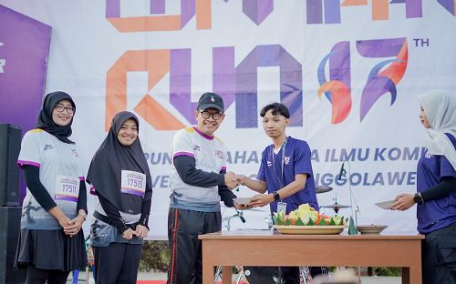 Commfair Run Warnai Dies Natalis ke-17 HIMAIKOM UNIROW Tuban, Diikuti Ratusan Peserta