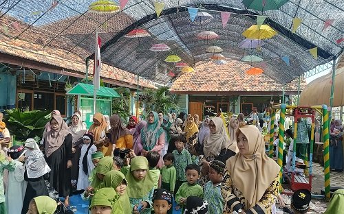 Penuh Khidmat, RA Manbail Futuh Peringati Isra Mi’raj...