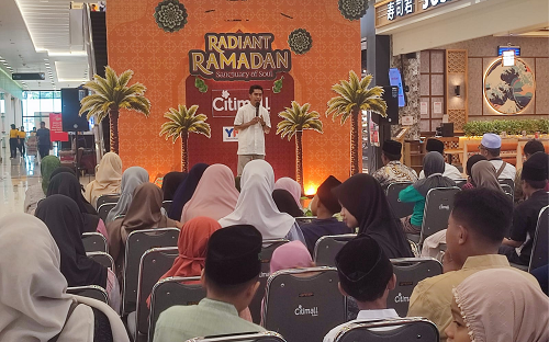 50 Anak Yatim Diajak Ngabuburit dan Belanja di...