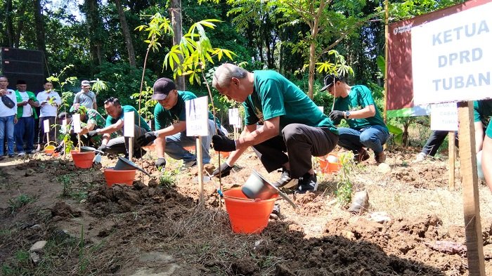 Gelar Festival Alam Lestari, RPS Tanam Pohon dan...