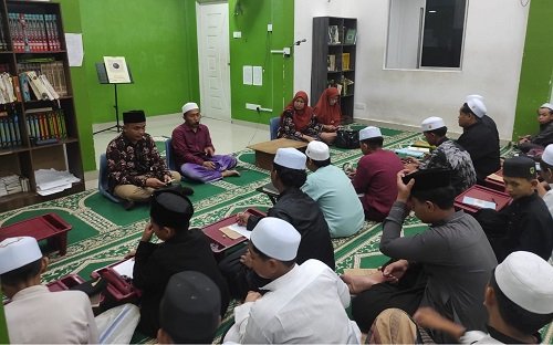 Mengabdi Tanpa Batas Negara: UAI Tuban Laksanakan PKM...