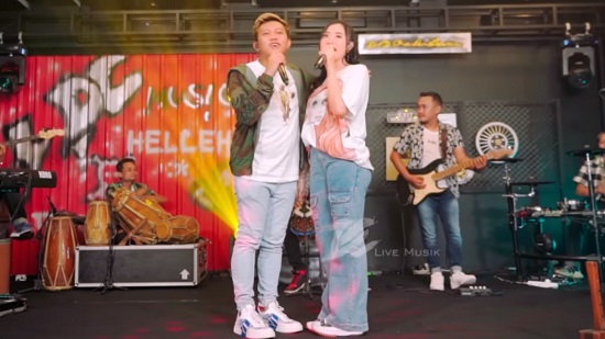Lirik Lagu Mblebes Campursari Lawas Kembali Trending Dibawakan Denny Caknan Feat Yeni Inka