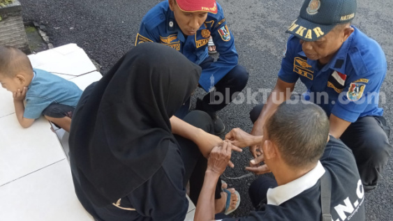 Cincin Tak Bisa Dilepas, Remaja Asal Pati Minta Bantuan Damkar Tuban