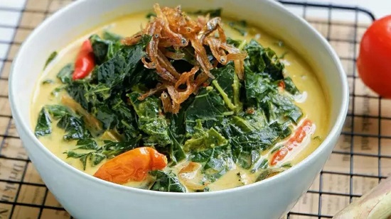 Resep Gulai Daun Singkong Pedas Gurih Nikmat