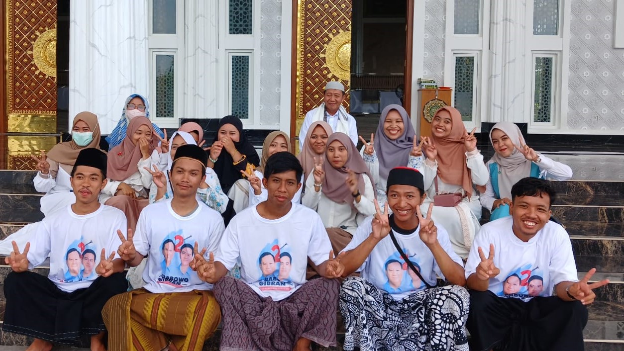 Bersama Santri Ronggolawe dan Relawan Khofifah, Fathul Huda Mantan Bupati Tuban Dukung Prabowo-Gibran