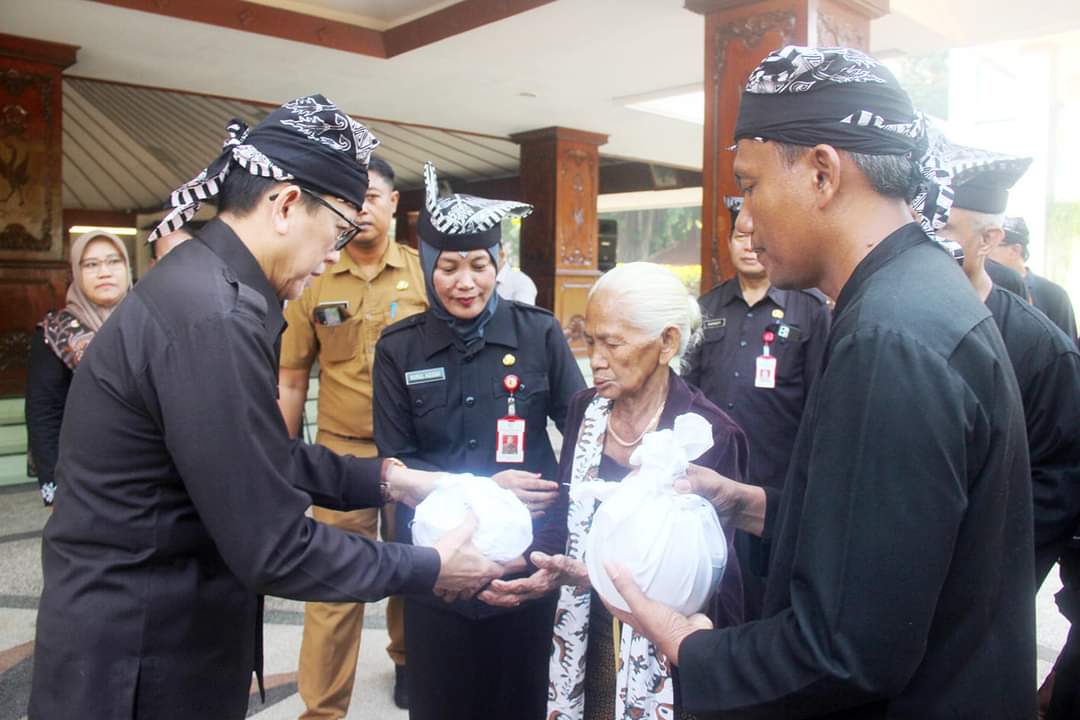 Perjalanan Tanah Makam Samin Surosentiko di Sawahlunto Dipindahkan ke Bojonegoro