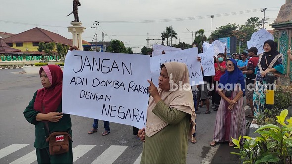 Gaduh Input Data Pemilu! Masyarakat di Tuban Gelar Demo Bela Petugas KPPS
