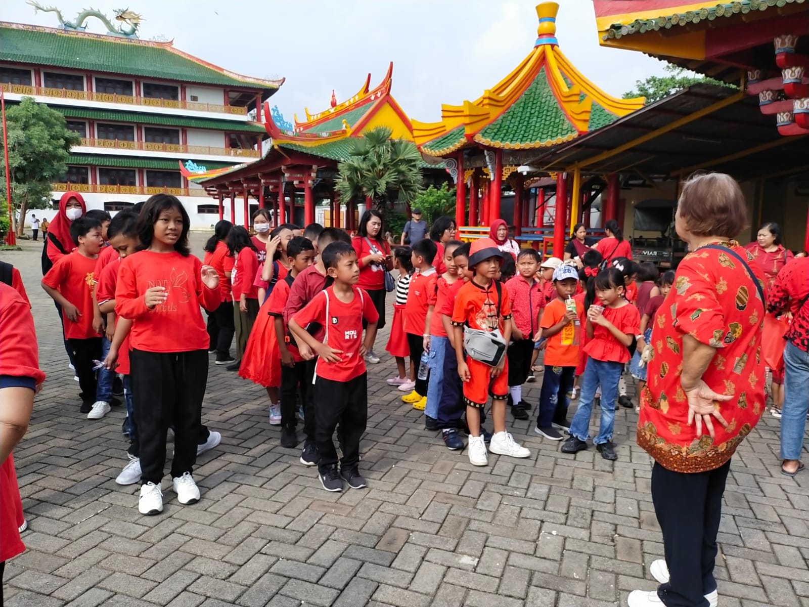 Sudah Berjalan Ratusan Tahun, Inilah Tradisi Unik Saat Imlek Yayasan THHK Tuban