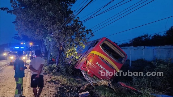 3 Kendaraan Besar Terlibat Kecelakaan Karambol di Tuban, 1 Meninggal Dunia