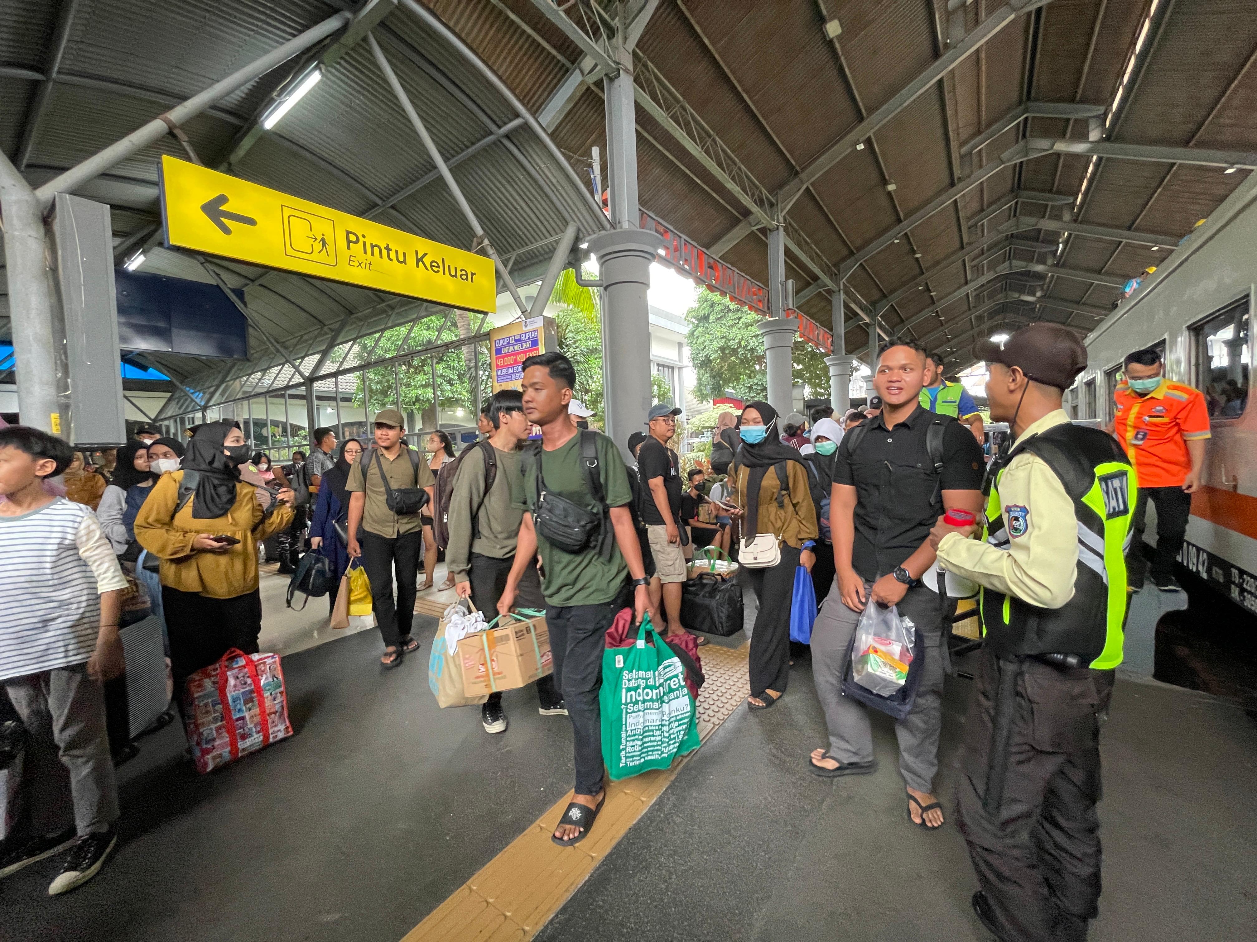 Pemudik Jatim Diprediksi Naik 31,3 Juta Orang, 3,3 Juta Orang Pilih Kereta Api