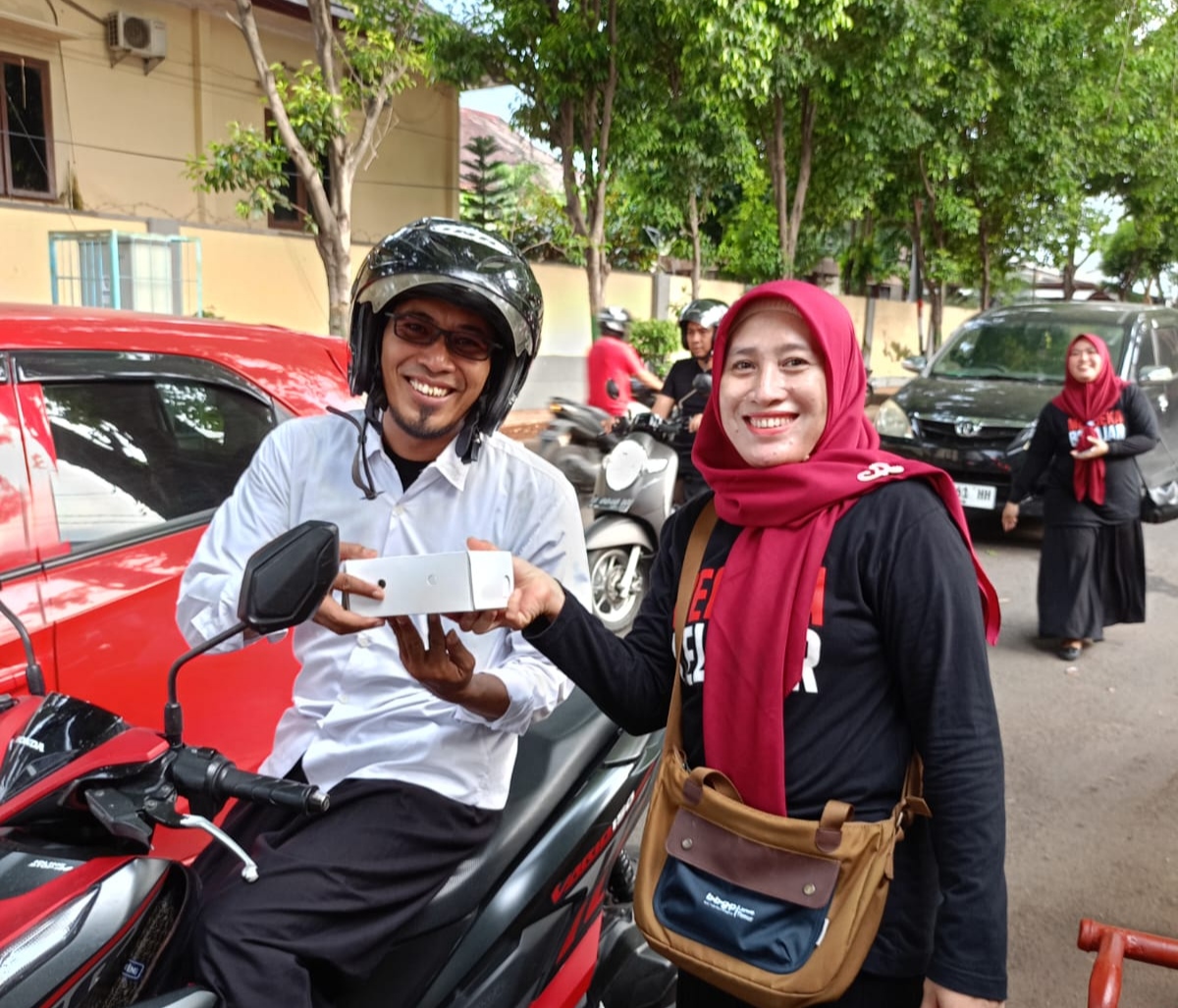 KGP Tuban Salurkan Ratusan Takjil ke Masyarakat
