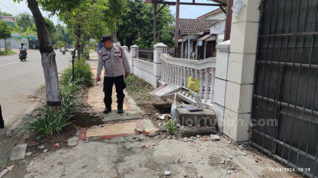 Tabrak Pagar Rumah, Seorang Pelajar di Tuban Tewas Saat Berangkat Sekolah