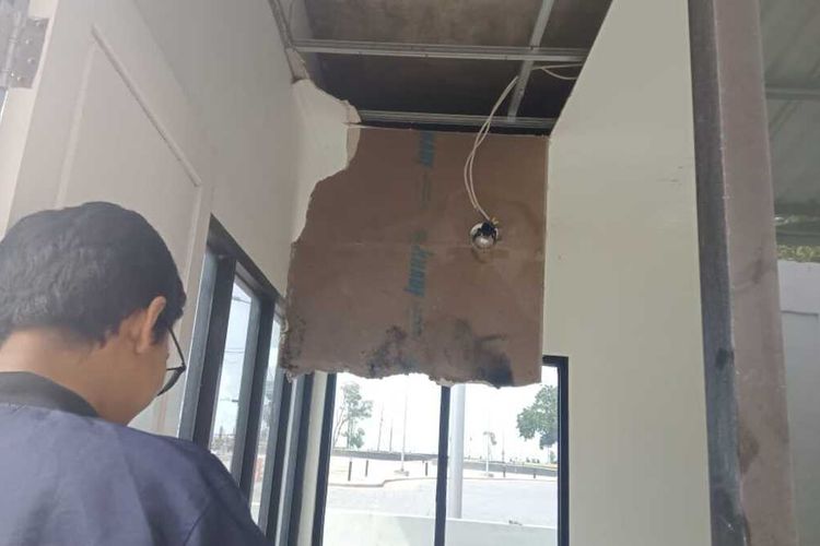 Bangunan Baru Ambrol, Warga Sayangkan Proyek Revitalisasi Rest Area Tuban Abirama
