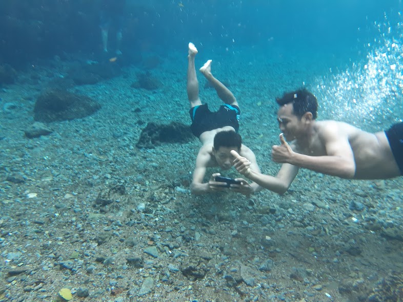 Berenang Seru di Pemandian Alam Bektiharjo Tuban