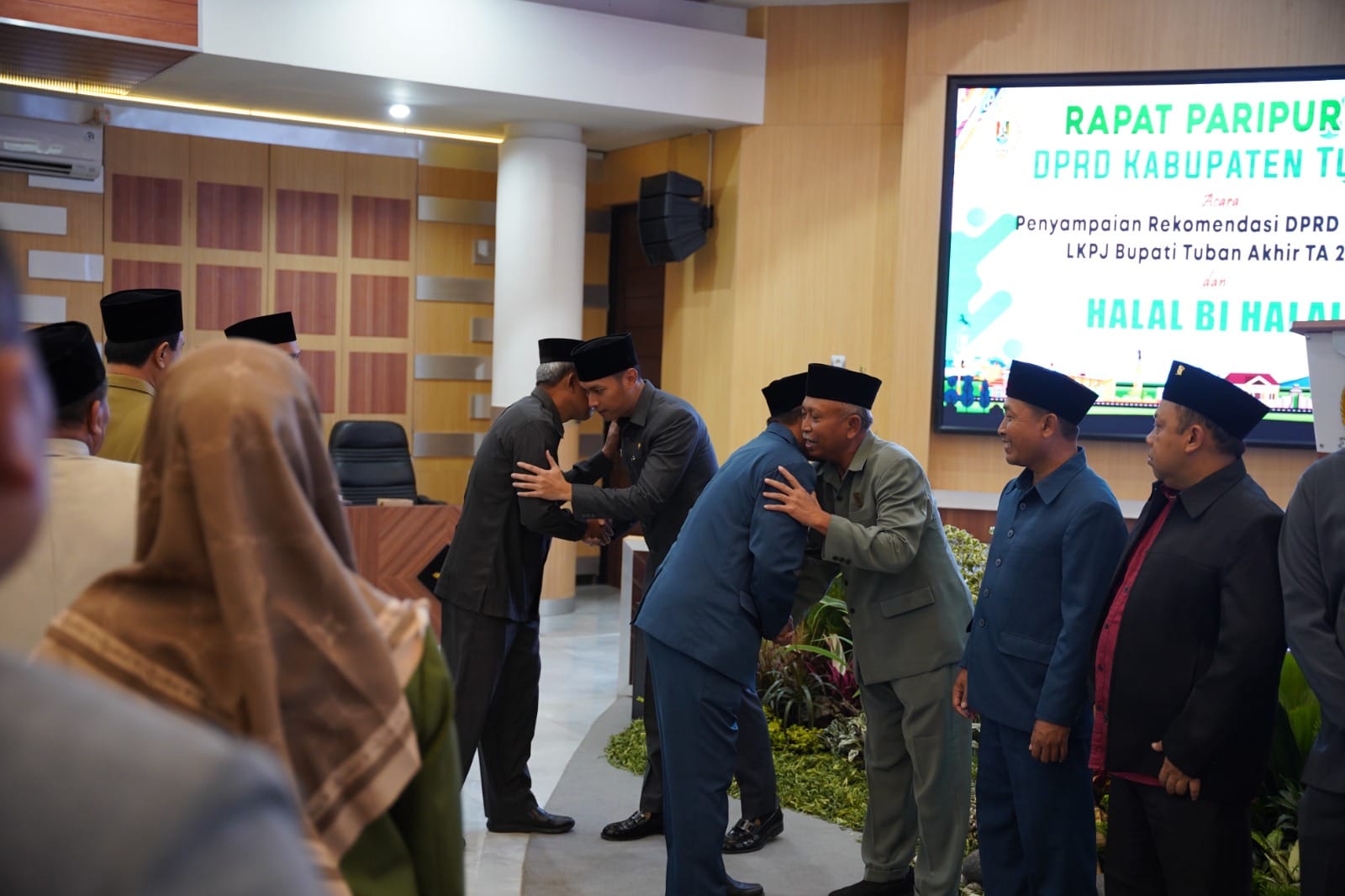Kedekatan Bupati dan DPRD Tuban dalam Acara Halalbihalal