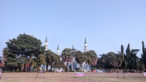 Alun-alun Tuban yang Tidak Memiliki Fasilitas Dasar Seperti Kamar Mandi