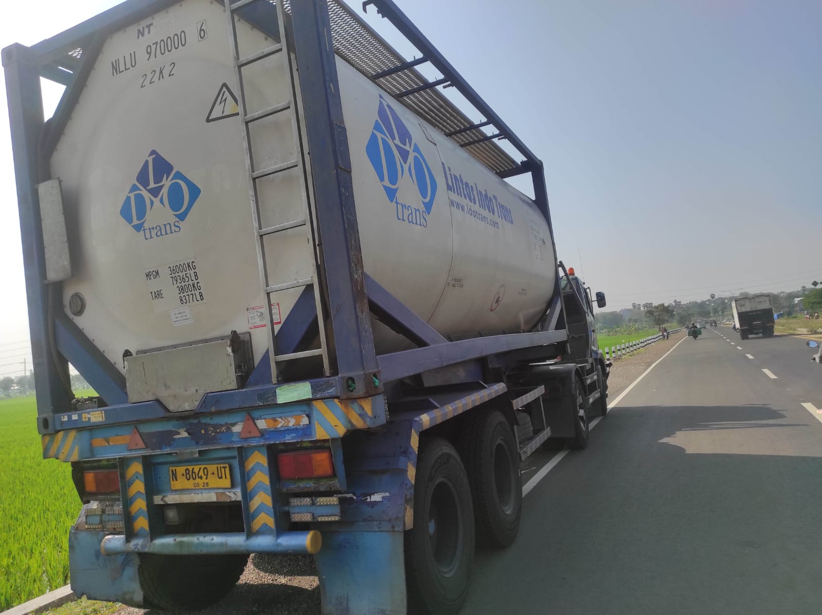 Kurang Konsentrasi Saat Menyeberang, Pemotor Tabrak Truk di Ring Road Tuban