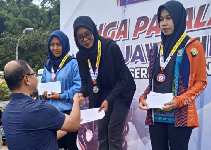Langking Ayu Pratiwi Raih Juara 1 Kategori Umum Putri di Liga SR 1 Paralayang