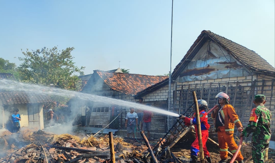 Pemilik Rumah Bersyukur, Dua Sapi Selamat dari Kebakaran di Tuban