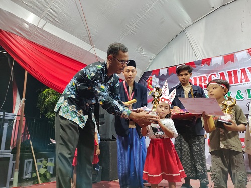 Panggung Seni KKN PAR UAI Tuban Semarakkan Desa Kanten Bojonegoro