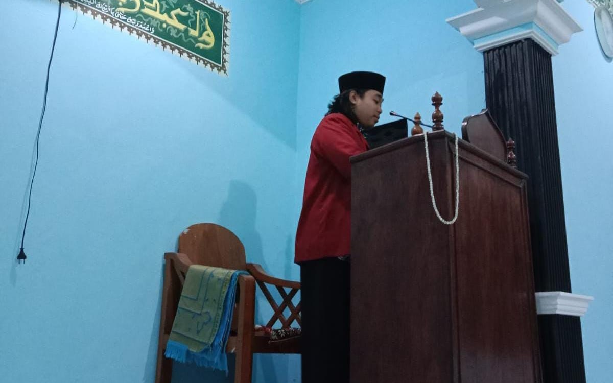 Khutbah Jumat di Masjid An-Nur: Mahasiswa IAINU Tuban Ajak Masyarakat Tingkatkan Moderasi Beragama