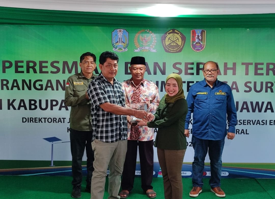 946 PJU-TS Terpasang di Tuban, Lampu Jalan Otomatis Nyala Sore hingga Pagi