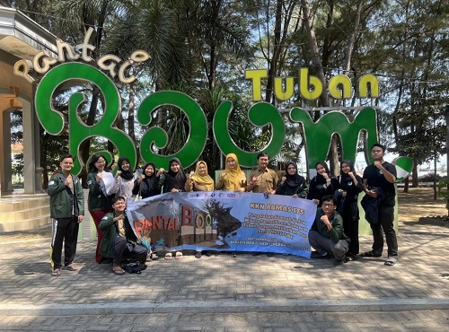 Revitalisasi Pantai Boom Tuban, KKN Abmas ITS Dorong Pengelolaan Sampah Domestik di Tiga Kelurahan