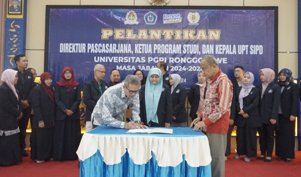Sumpah Janji Pejabat Baru: Unirow Tuban Lantik Direktur Pascasarjana, Kaprodi, dan Kepala SIPD