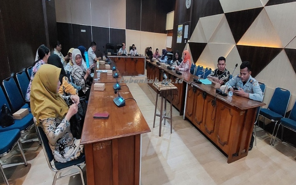 Gempur Rokok Ilegal dan Tingkatkan Kesejahteraan Lewat Program DBHCHT di Tuban