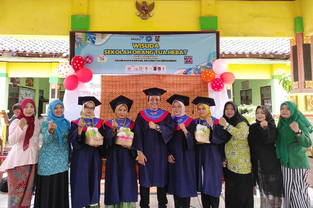 Semangat Turunkan Stunting Tuban, 24 Ibu-Ibu di Karang Lulus dari Sekolah Orang Tua Hebat