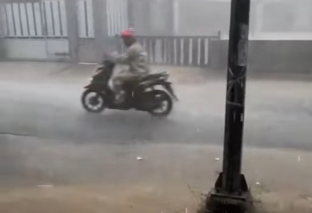 Hujan Es Turun di Desa Lajo Lor, Ini Penjelasan BMKG Tuban