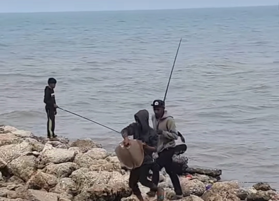 Pantai Boom, Spot Memancing Favorit di Tuban