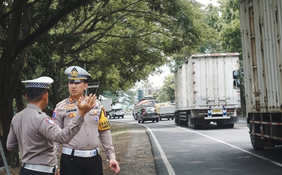 Cukup Tinggi, Sehari 1.505 Kendaraan Tercatat Melintasi Tuban