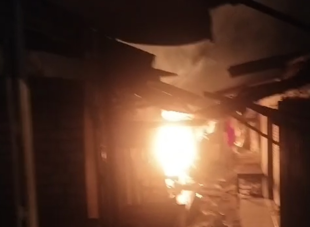 Pasar Glondonggede Tuban Terbakar, Dua Kios Ludes dalam Hitungan Menit