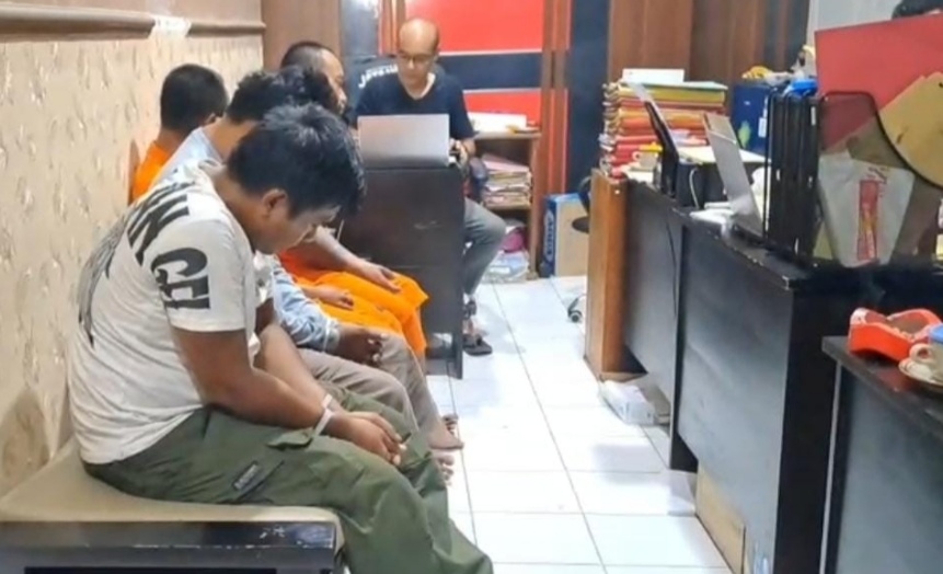 Terbongkar! Dua Pengedar Uang Palsu Pecahan Rp100 Ribu Asal Tuban Dibekuk Polisi