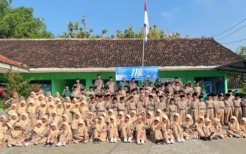 Peringati Hari Kebangkitan Nasional, MI Musthofawiyah Gelar Upacara...