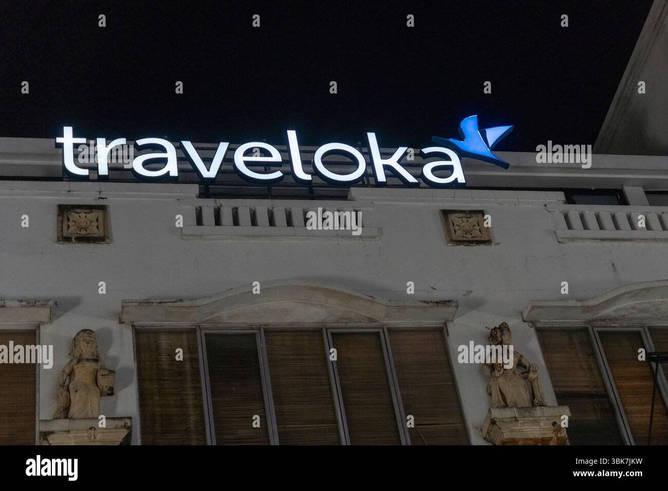 Berikut Cara Koreksi Nama Tiket Traveloka