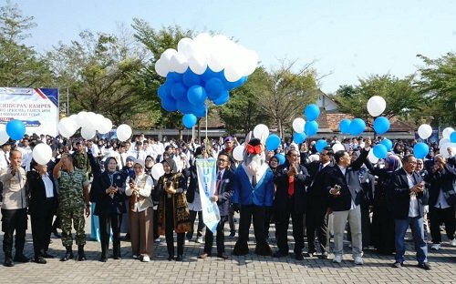 Sambut 986 Mahasiswa Baru, Unirow Tekankan Pentingnya Bertumbuh,...