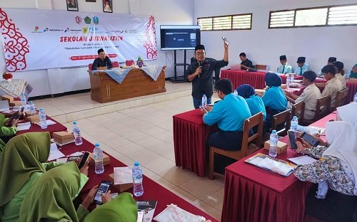 RPS Ajak Siswa Belajar Jurnalisme di SMK Mambail...