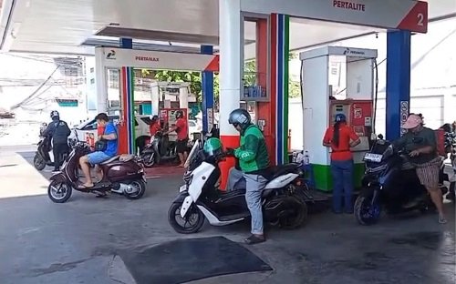 Antrean Pengisian BBM di SPBU Bali Berkurang, Pertamina...