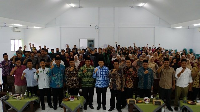 Hadir di Tuban, Wagub Jatim Emil Dardak Bicara Ekonomi Syariah