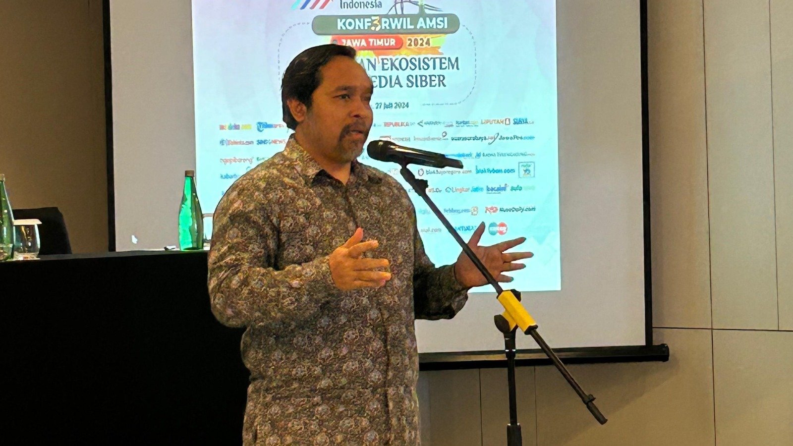 Keberlanjutan Jurnalisme dan Demokrasi dalam Sorotan Konferwil AMSI Jatim