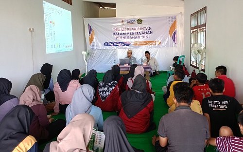 Sosialisasi oleh Mahasiswa KKN IAINU Tuban: Pendidikan sebagai Kunci Cegah Pernikahan Dini