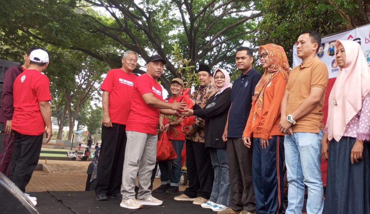 Dukung Net Zero Carbon, RPS Tebar 1.500 Bibit Gratis di Tuban