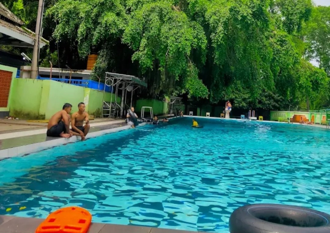 Tiket Mahal dan Fasilitas Rusak, Pemandian Bektiharjo Tuban Banjir Kritikan