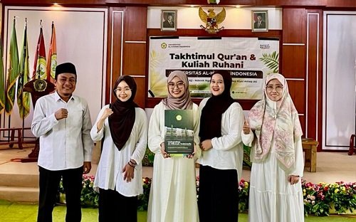 Mahasiswa PGMI Raih Juara 2 Lomba Debat dalam Rangka Rektor Cup UAI Tuban 2025