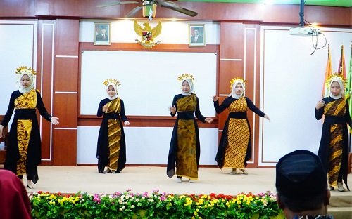 Mahasiswa UAI Tuban Gelar Pensi Drama Musikal sebagai UAS Seni Budaya